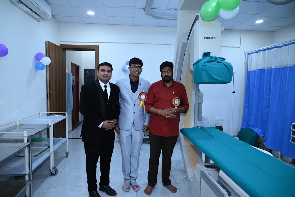 Dr. Twin City Heart Hospital Dr Ashlesh Tiwari Interventional Cardiologist 24 7 Emergency Services
