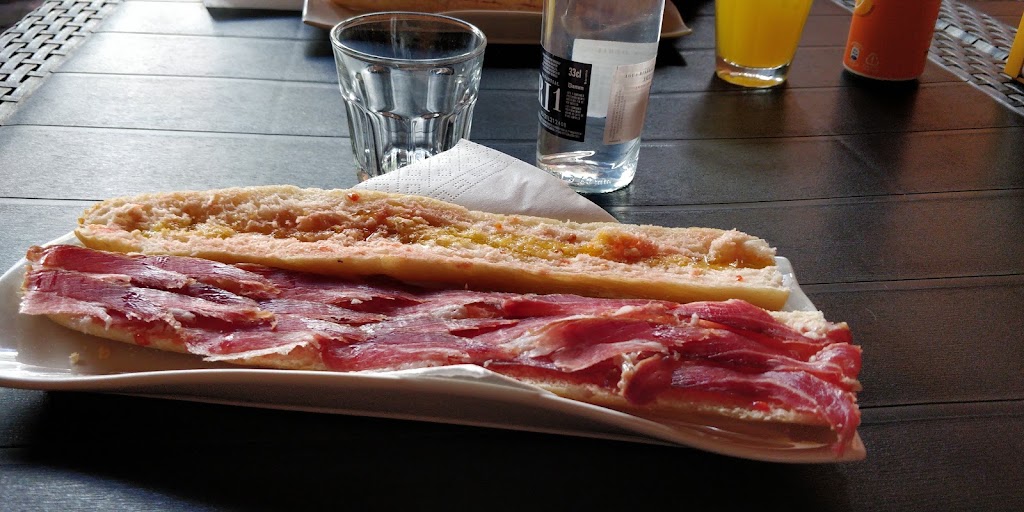 Gust De Gla — Comida y bebida
