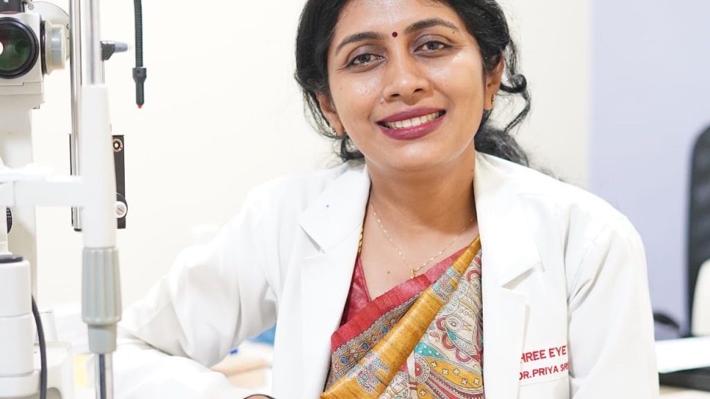 Shree Eye Care Dr Priya Srinivas Best Eye Specialist Doctor Cornea Surgeon Cataract Treatment Lasik Surgery In Mulund