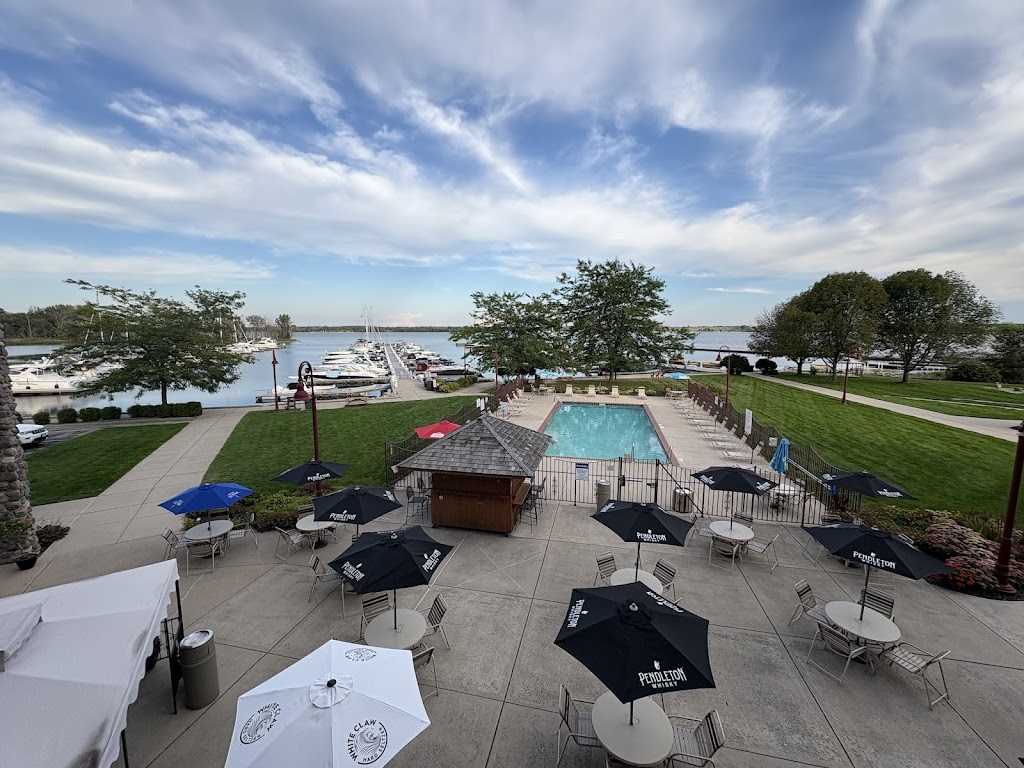  Wave Pointe Marina & Resort.