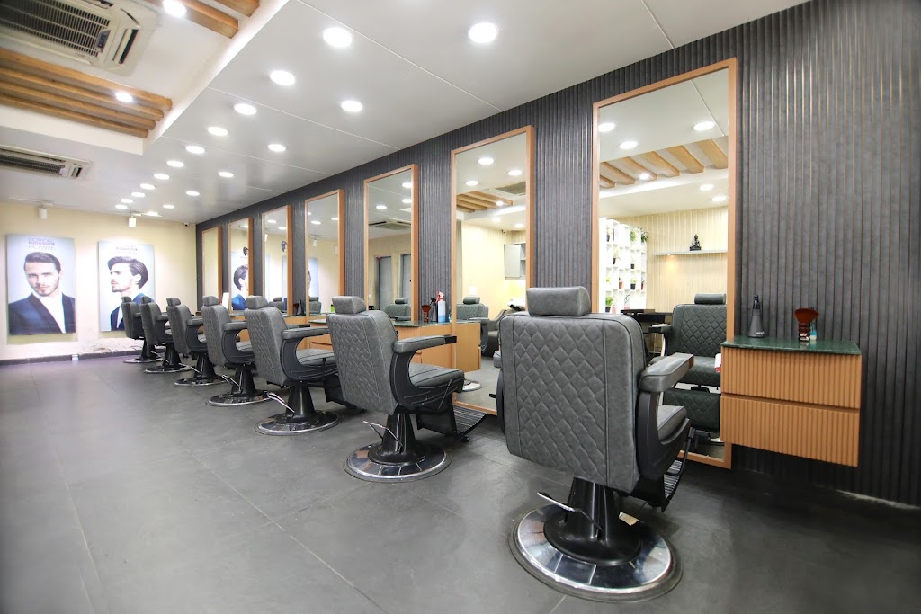 Cut Style Salon Palam Vihar Gurugram