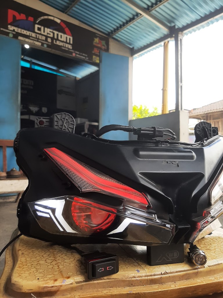 DM Custom (Speedometer & Lighting)