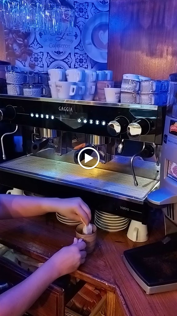 Cafeteria El Bosque — Videos