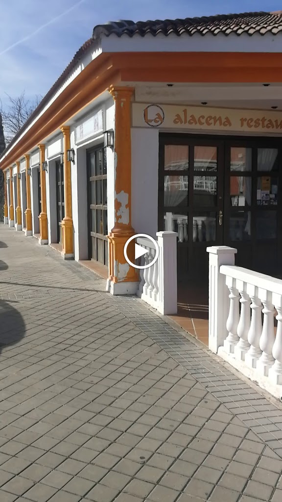 Restaurante La Alacena de Tres Cantos — Videos