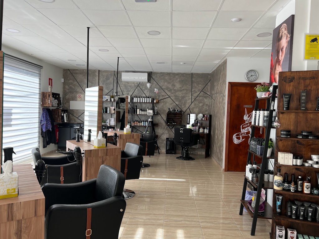 Salon 360o — Interior