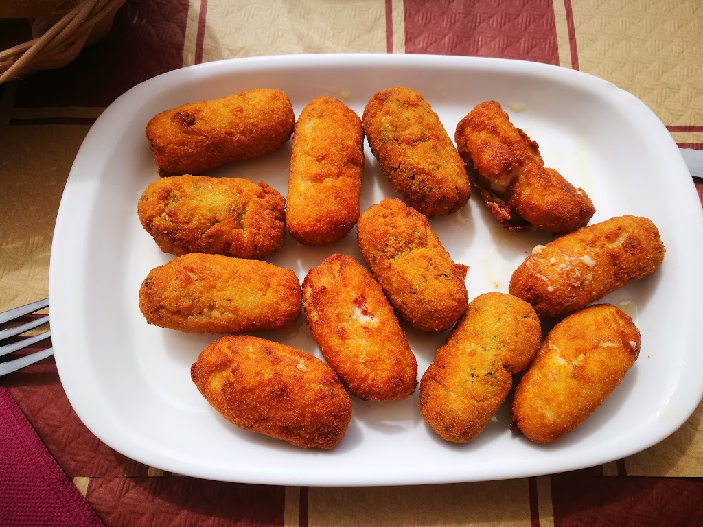 Bar Taperia Jose — Comida y bebida