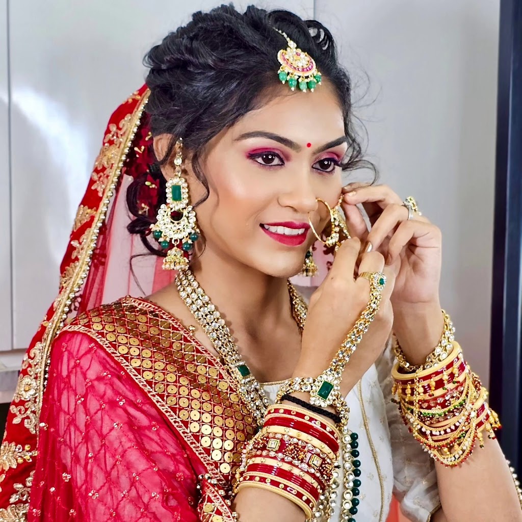 Manisha Panchal Makeovers Nikol Ahmedabad Beauty Parlour Makeup Classes Courses Hair Bridal Makeup Treatment
