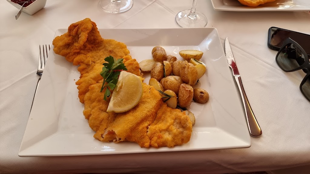 Melodies Bar — Comida y bebida