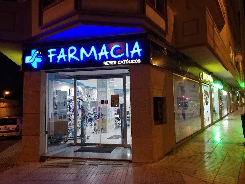 Farmacia-Ortopedia Reyes Catolicos — Del propietario