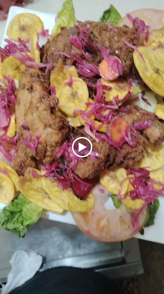 Bar Ceci El Pupusodromo Salvadoreno — Comida y bebida
