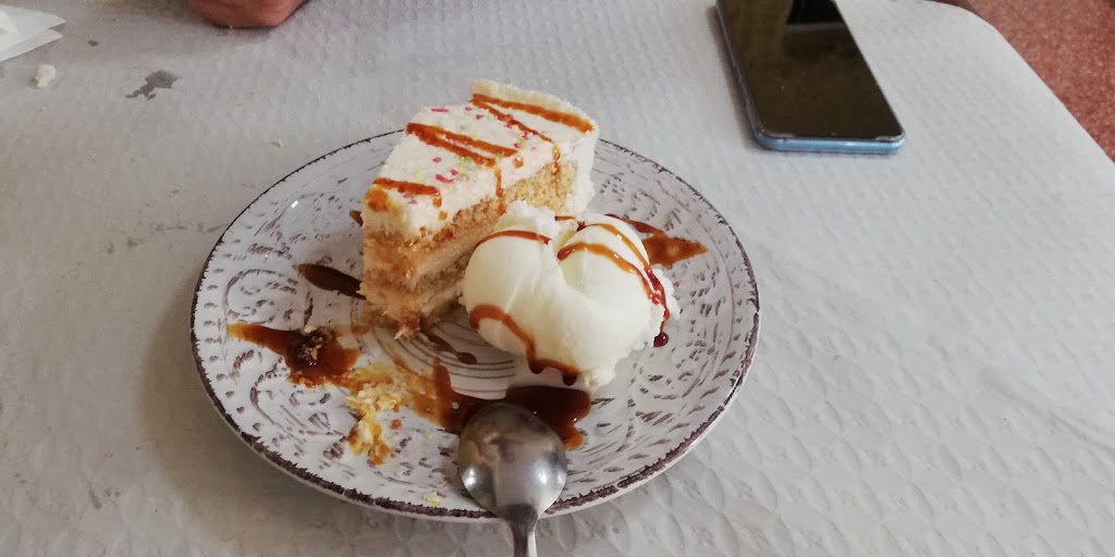Restaurante Los Paraguitas — Comida y bebida