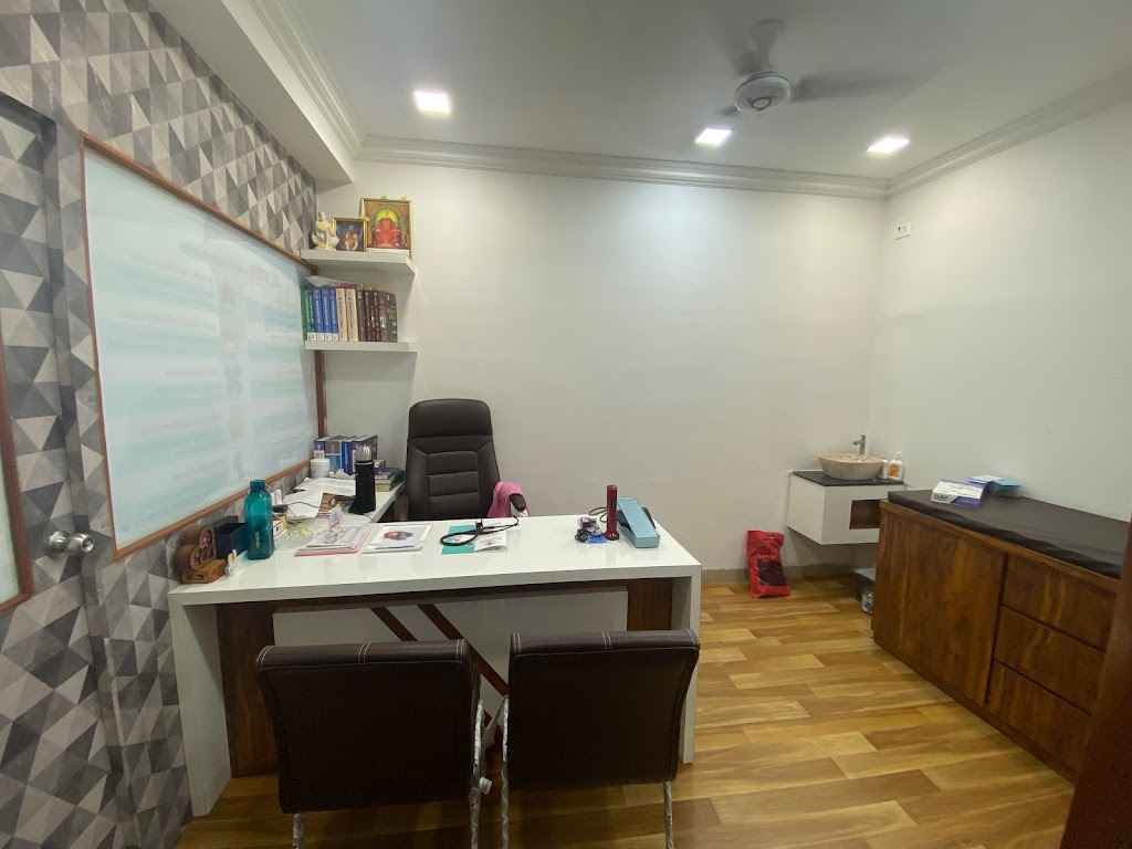 Dr. Dr Viraj Jadhav Clinic Mbbs Md Medicine Fidm Uk Fellowship Diabetes