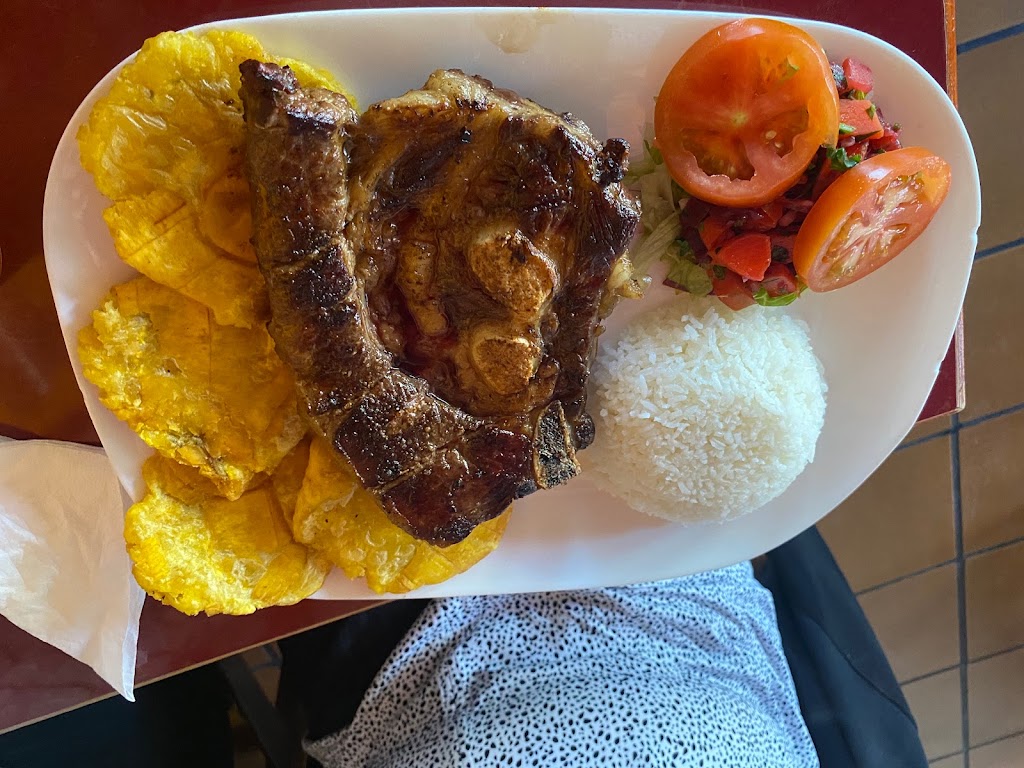 Restaurante Yeni Manjares — Patacon