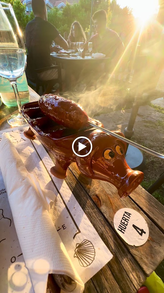 Parrillada-Taperia A Muralla — Videos