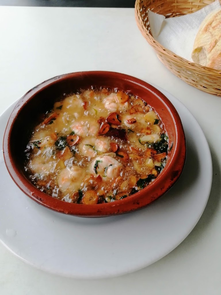 Bar CASA TONY — Comida y bebida