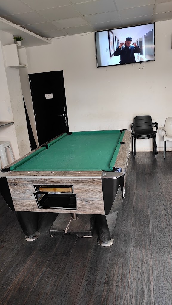 Bar Cafeteria 13 — Del propietario
