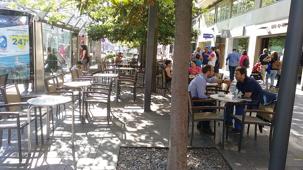 Cafeteria Genesis — Ambiente