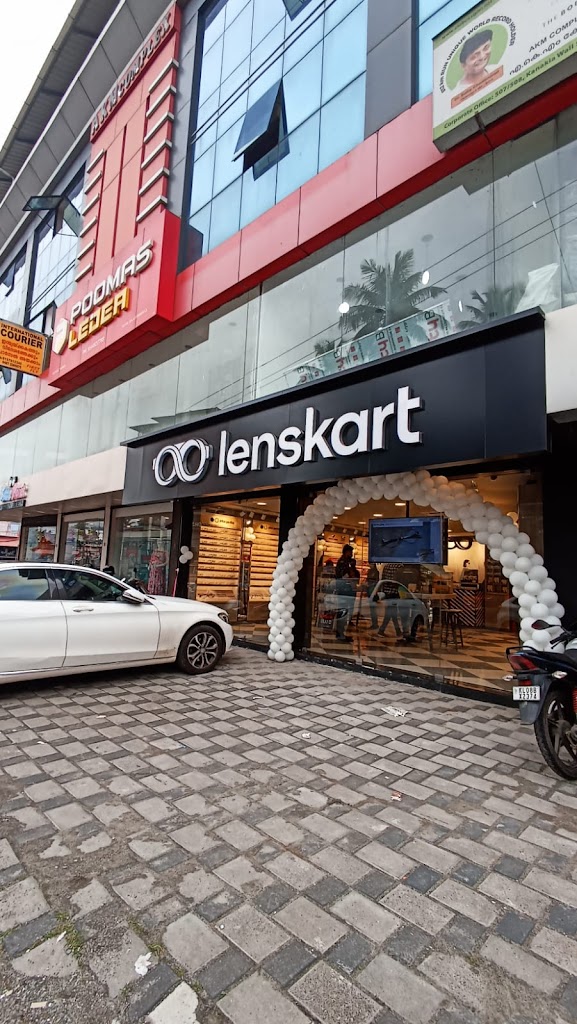Lenskart Com Flagship Store At Poothole Thrissur