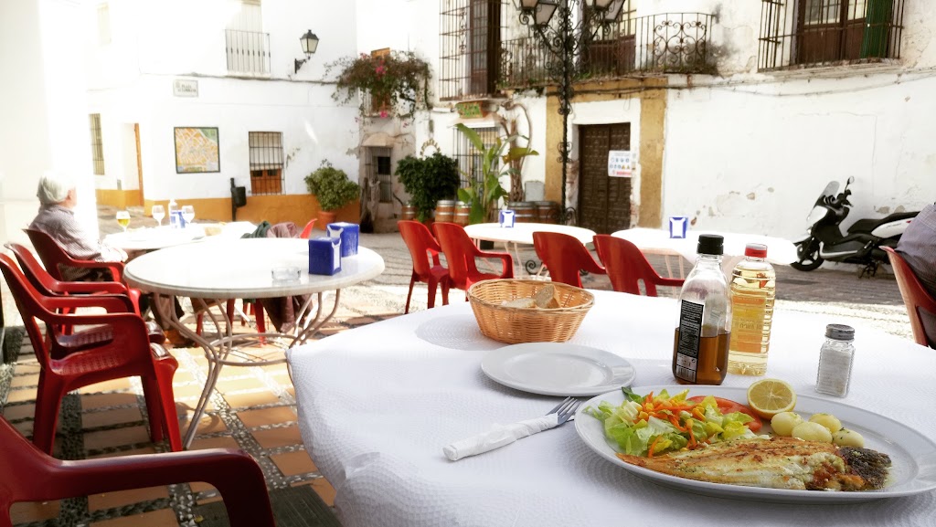 Bar Altamirano — Comida y bebida