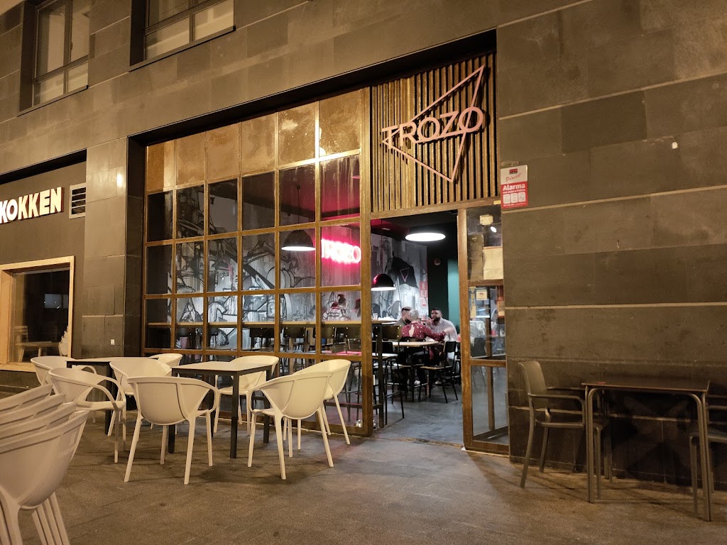 Pizzeria Trozo — Ambiente