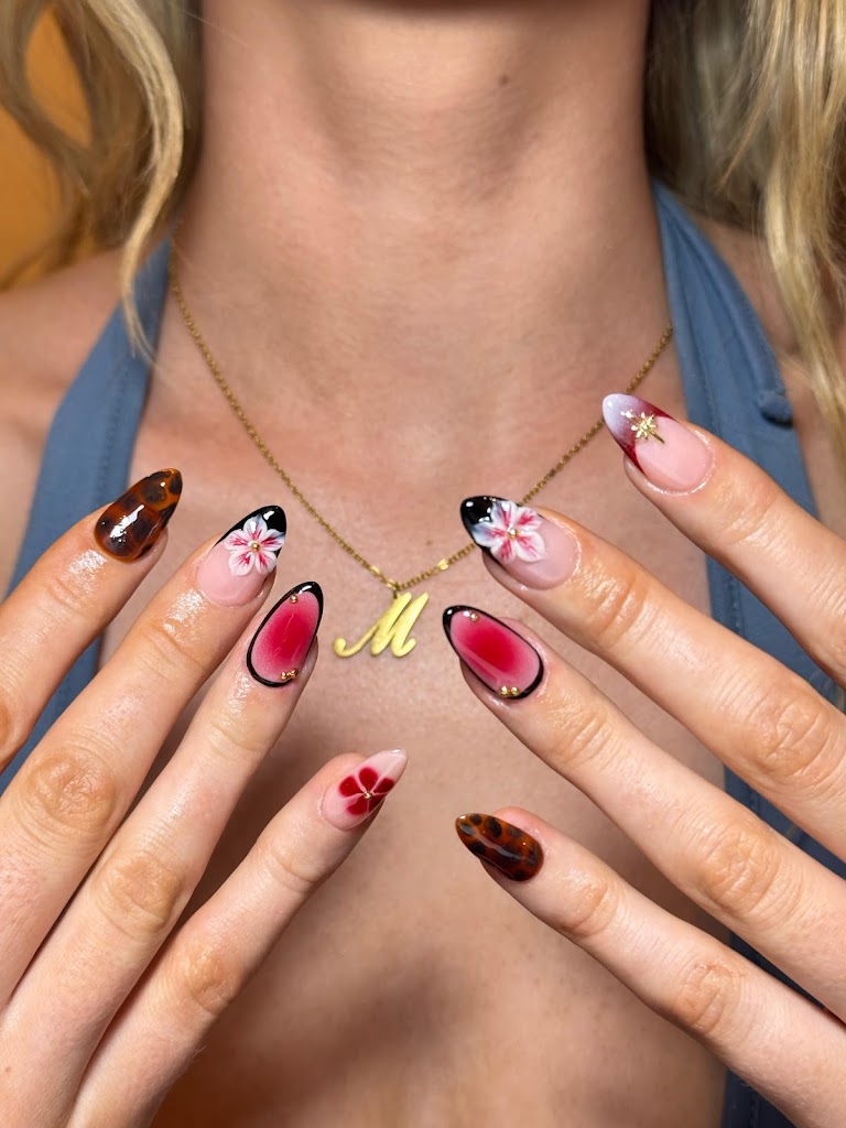 Beaute Bar Nails Lashes Salon