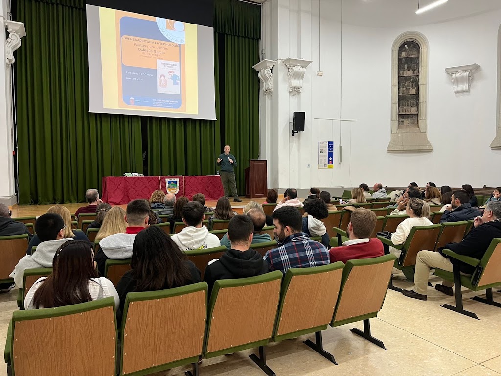 IES Jose Ibanez Martin — Del propietario