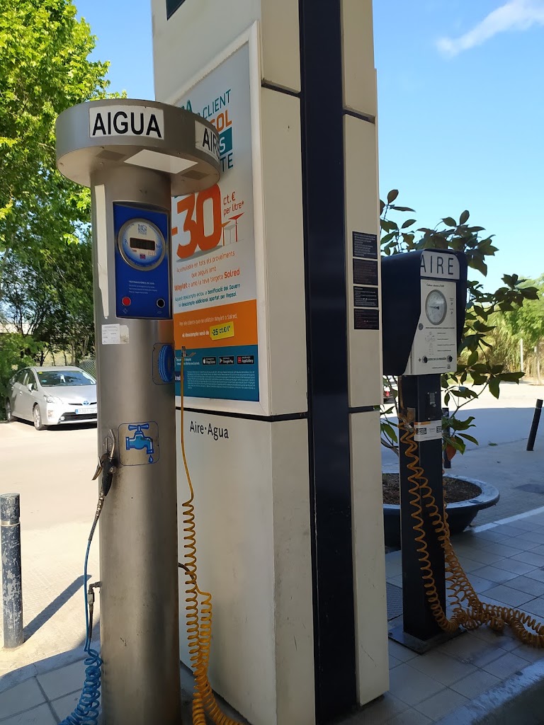 Estacion de Servicio Repsol — Surtidor de combustible