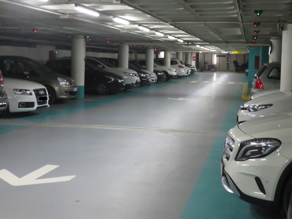 Parking Saba Plaza Santa Anna — Del propietario