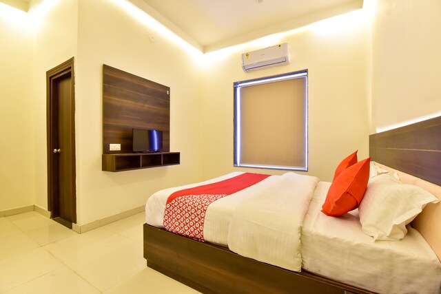Oyo 77240 Hotel Ru And Banquet Hall