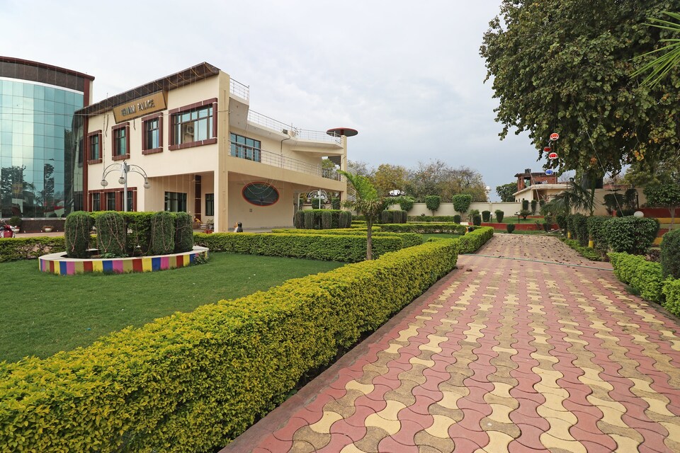 Spot On 29866 Shivam Palace