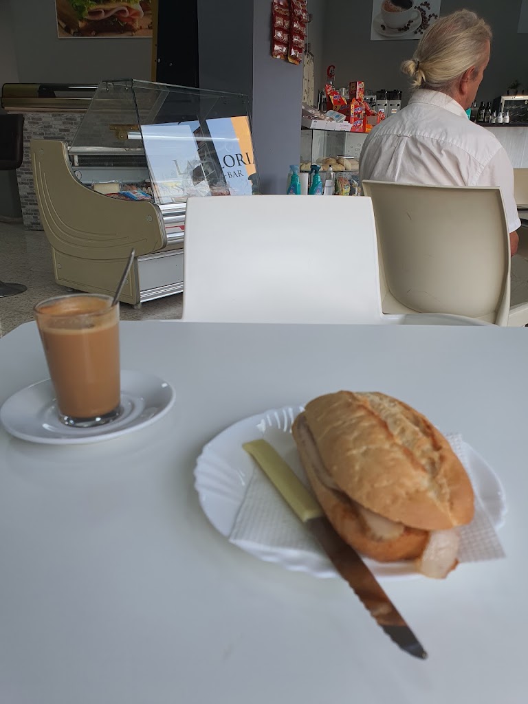 Cafeteria La Gloria — Cafe