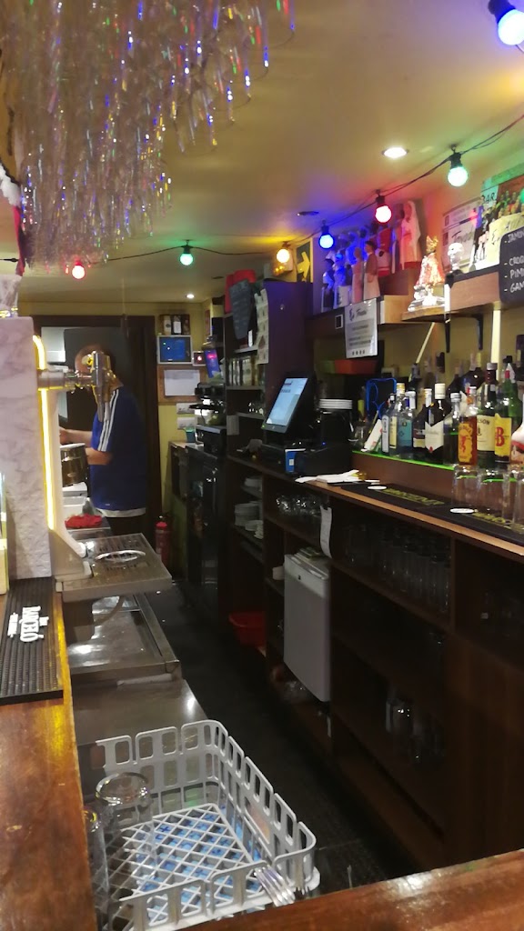 El Trova; — Ambiente