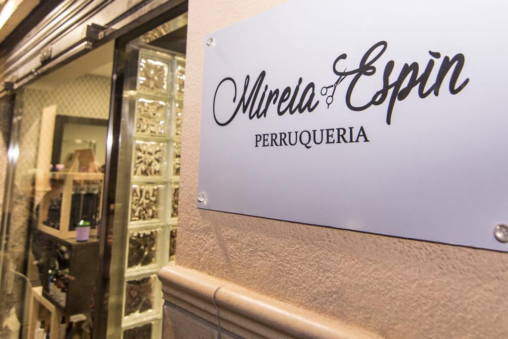 Mireia Espin Perruqueria i Estetica — Exterior