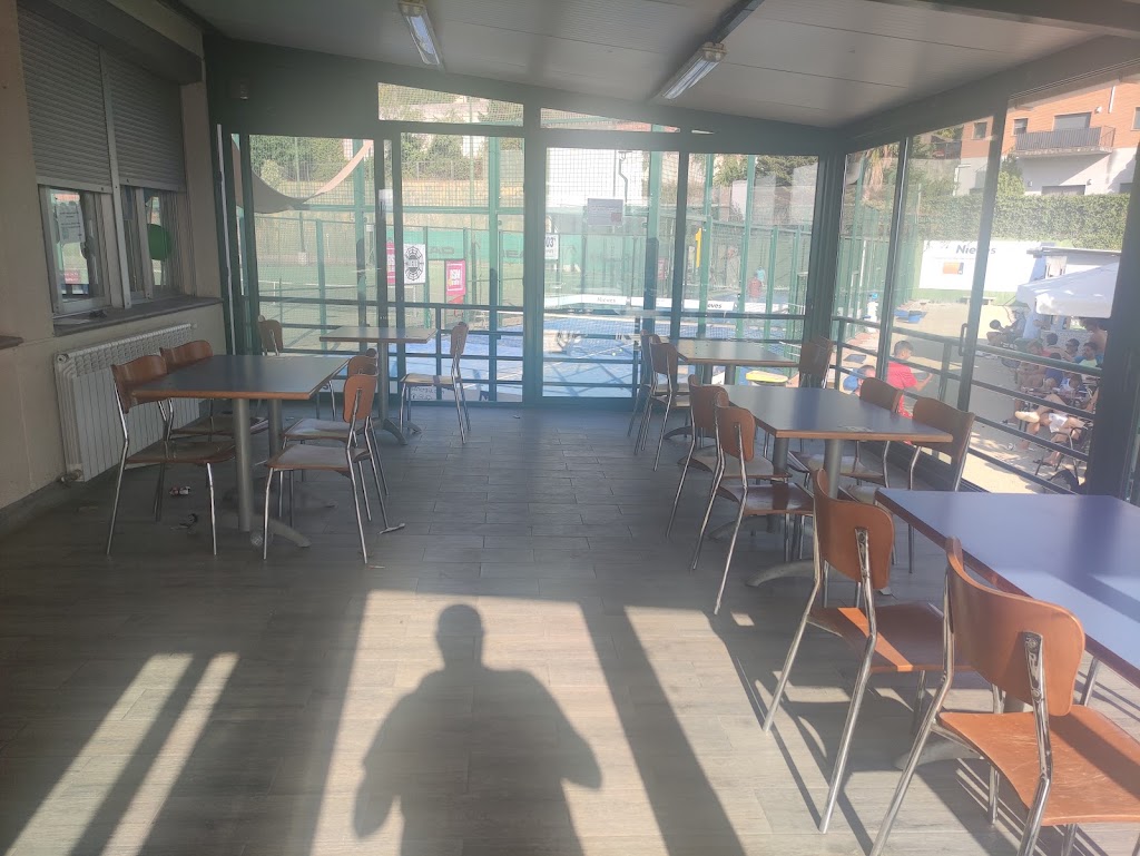 Gastroclub Tennis Olesa — Ambiente