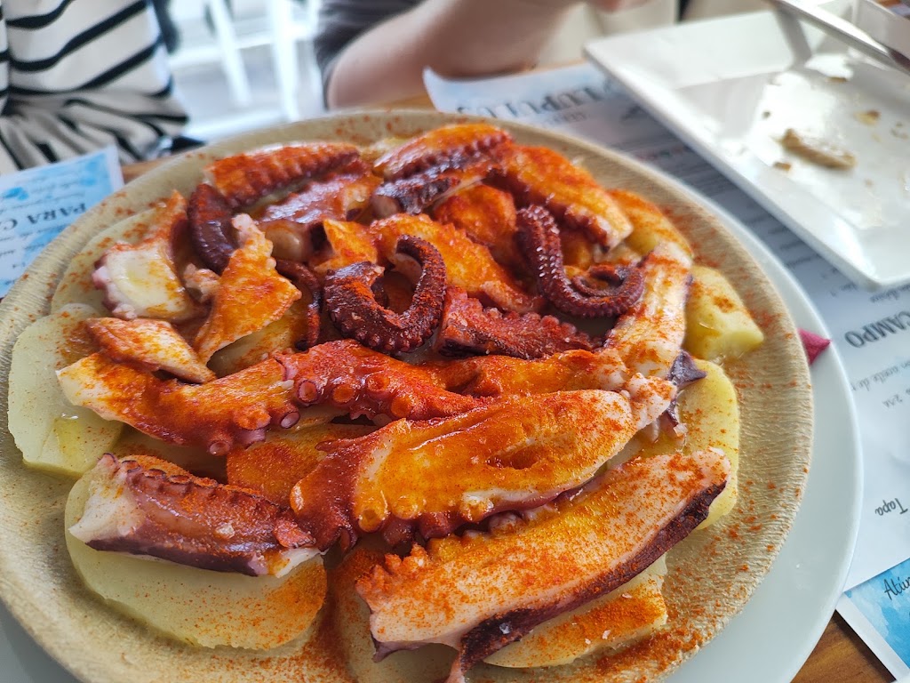Lupulus Cerveceria — Comida y bebida