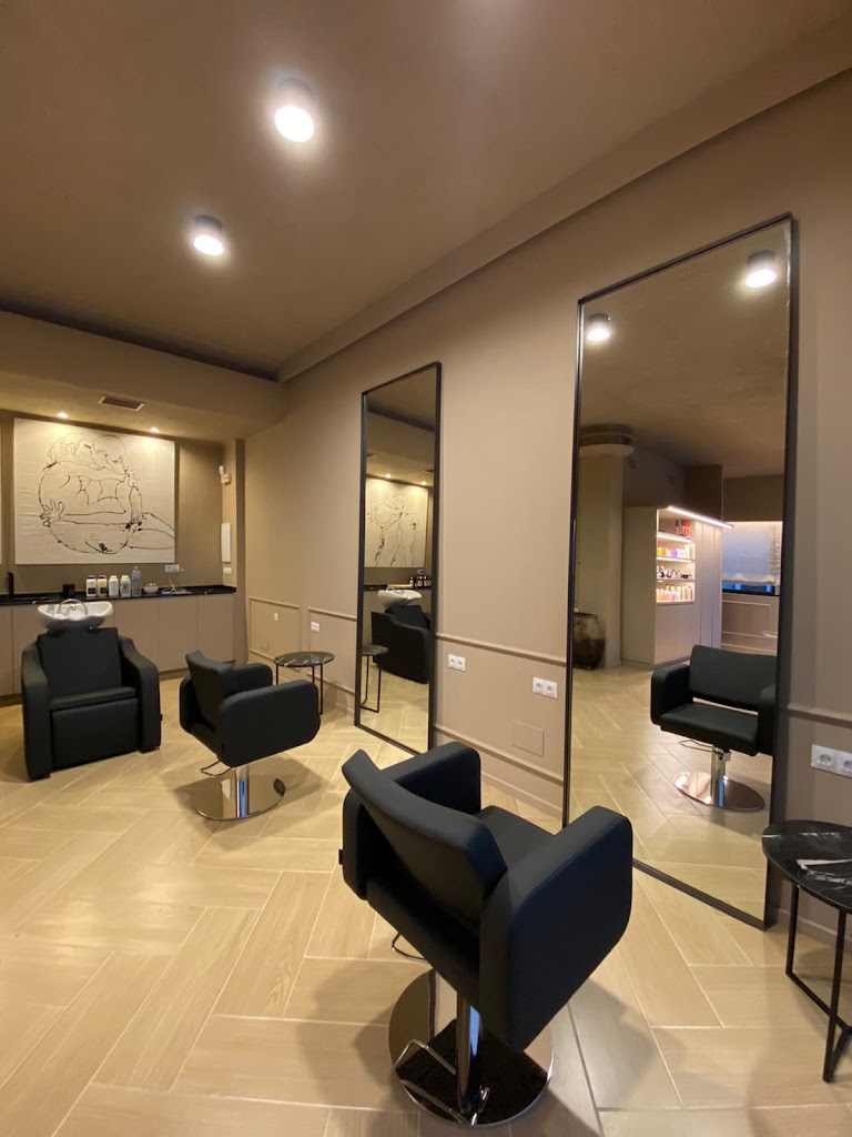 Salon Manolo Ojeda — Interior