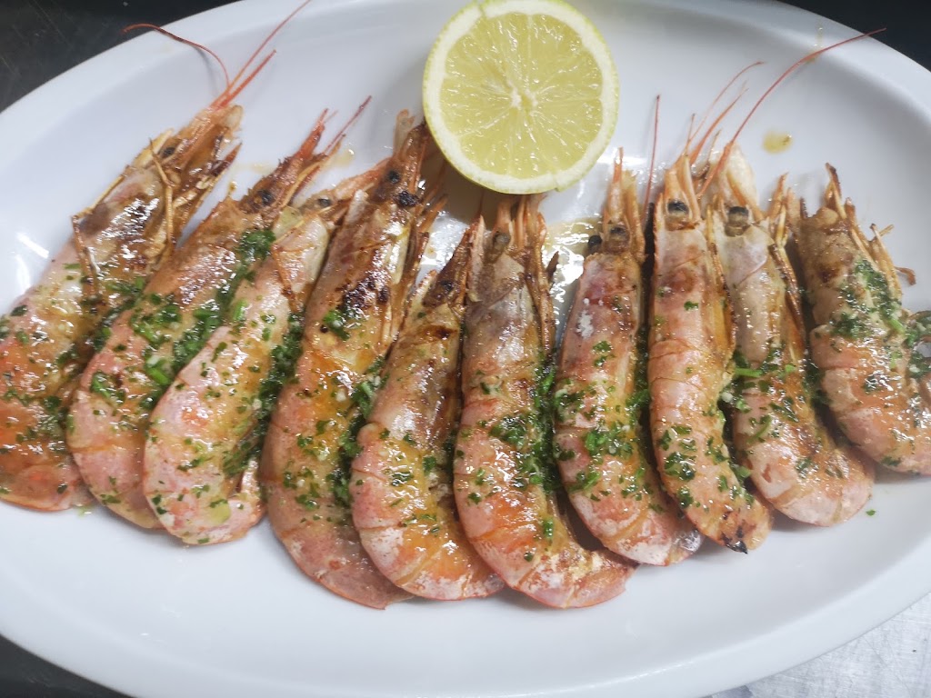 Bar Cerveseria La Playa — Comida y bebida