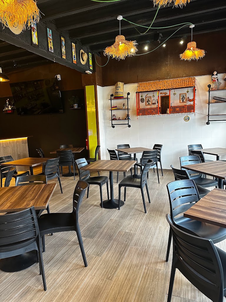 Restaurante Mi Pueblito Denia — Ambiente