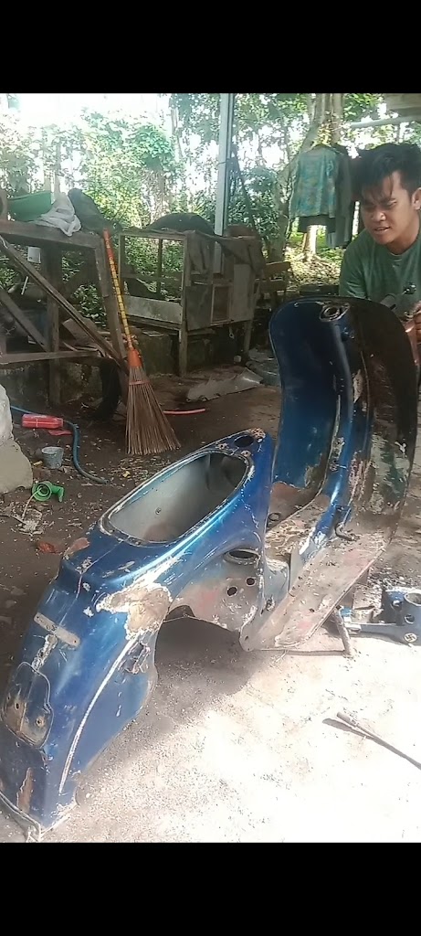 NANDO GARAGE"Bengkel cat mobil dan sepeda motor"
