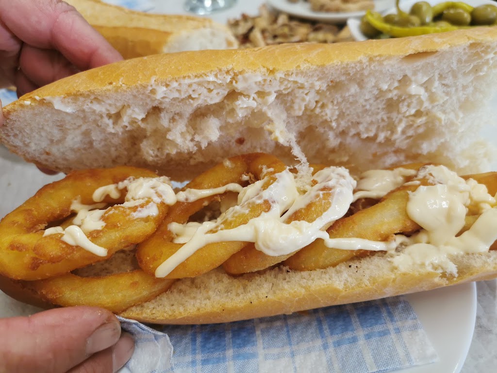 Bar Calistro — Comida y bebida