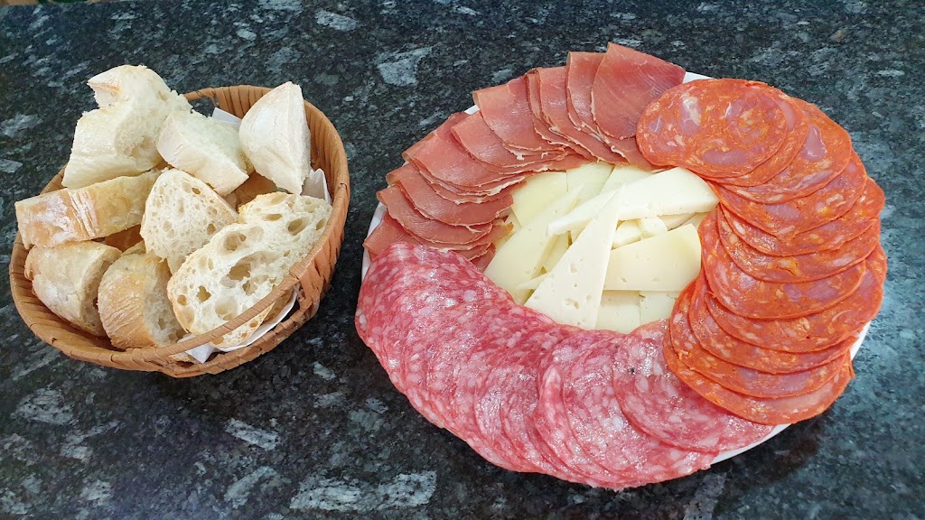 Cafe Royal Picasso — Comida y bebida