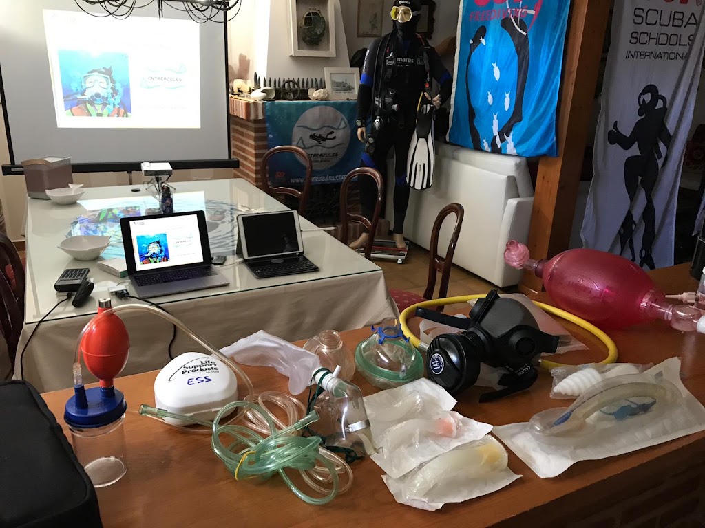 Entreazules Scuba School Escuela de Buceo — Del propietario