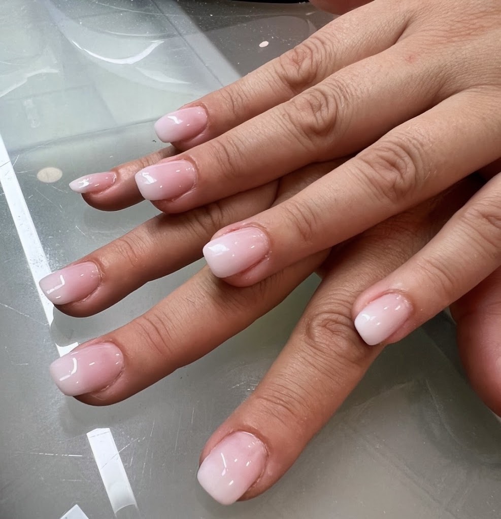 Carolina Castillo Peluqueria y Estetica — Manicura