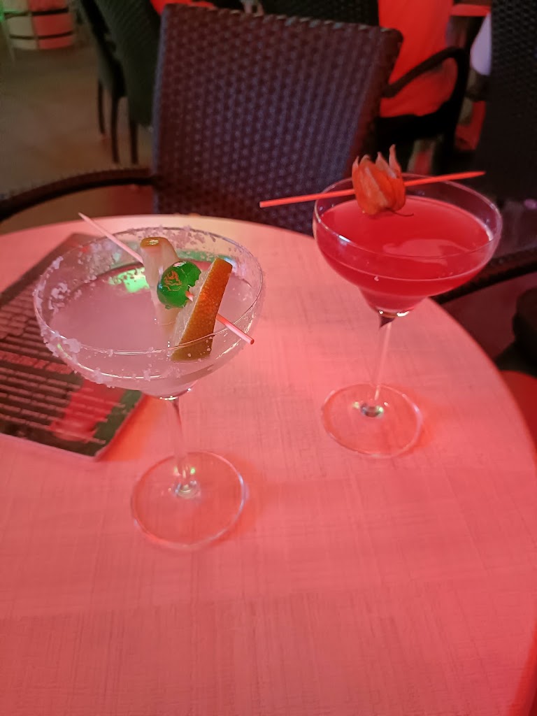 Coco Bongos — Comida y bebida