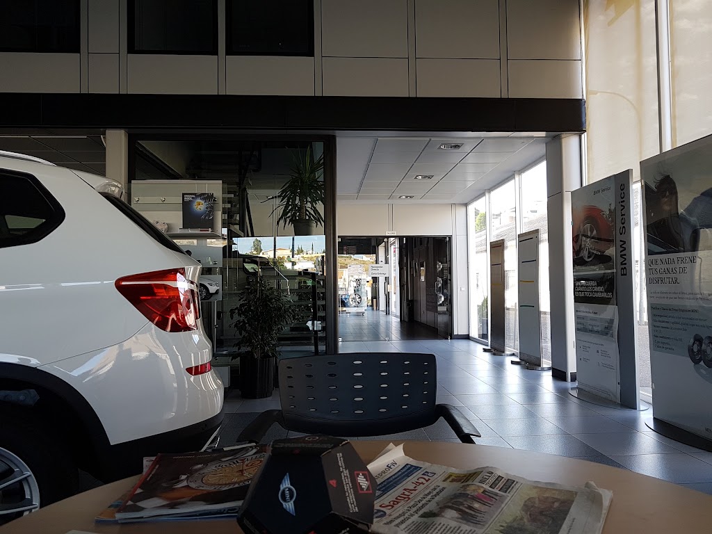 Alonso Pineda BMW y MINI Service — Hatchback