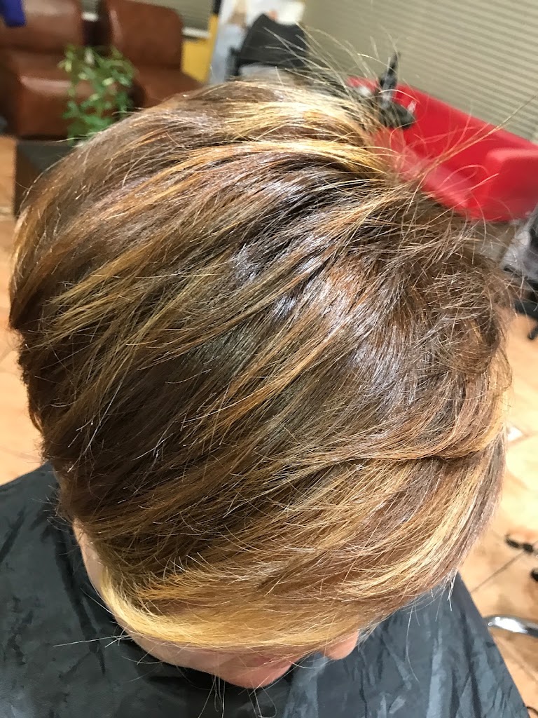 Peluqueria Salon Pepi — Peinado
