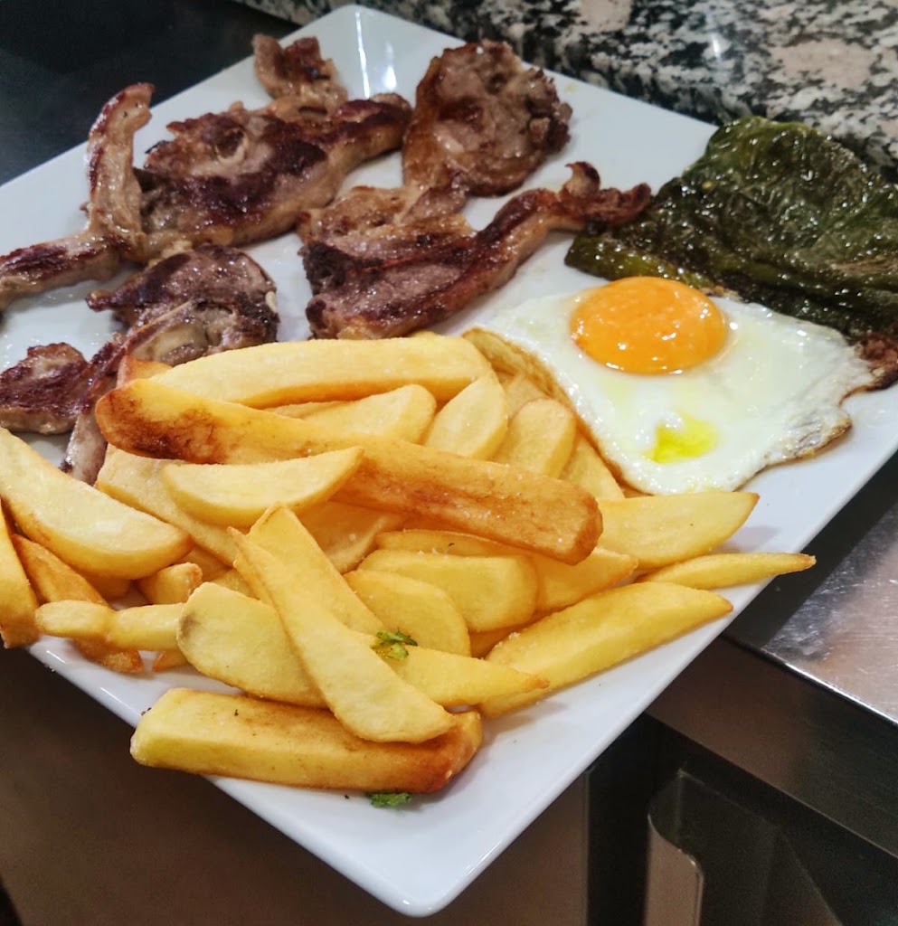 Bar Castilla's — Comida y bebida