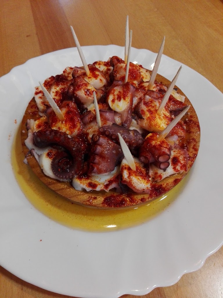 Bar El Trasgu — Comida y bebida
