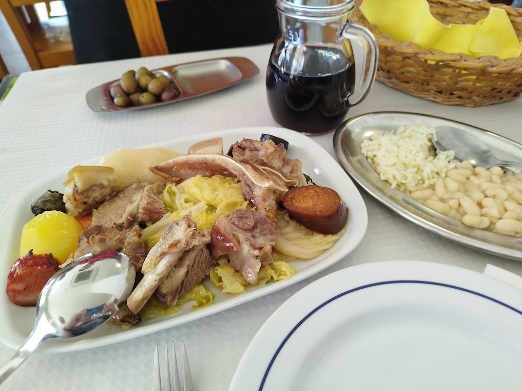Restaurante O Carlos — Comida y bebida