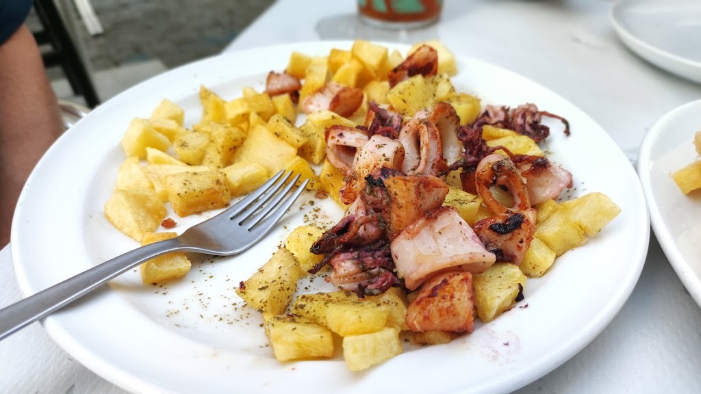 Bar El Trilli — Comida y bebida